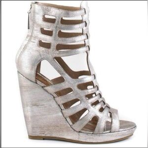 Brand new never worn before  Matiko Sella Wedge